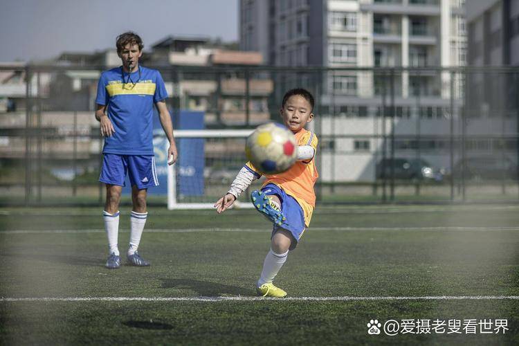 关于场上球员技术精湛展现实力的信息